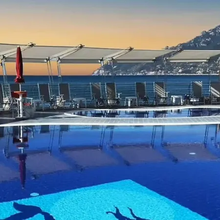 Mareluna Promenade - Exclusive Apartment Salerno